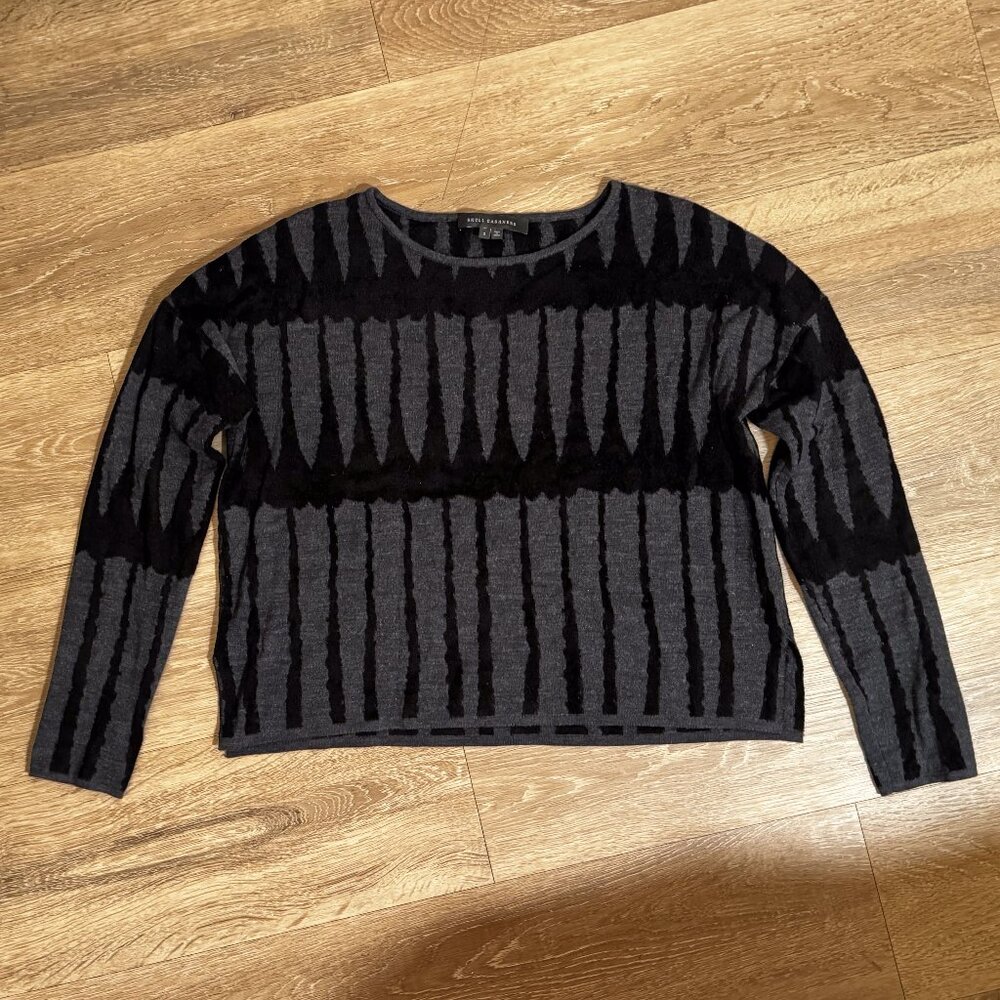 Skull Cashmere Black/Gray Striped Cropped Sweater